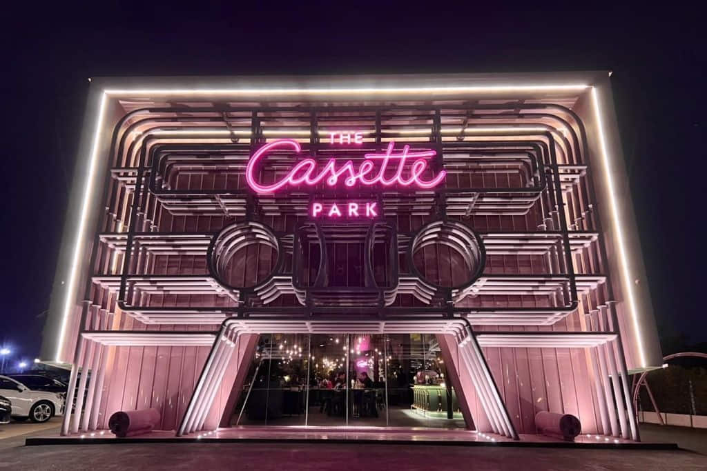 ร้านเหล้าเอกมัย The Cassette Music Bar