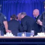 กรุงเทพธุรกิจ – โมเมนต์ชุลมุนวุ่นวาย ’ทรัมป์-เมลานี‘…